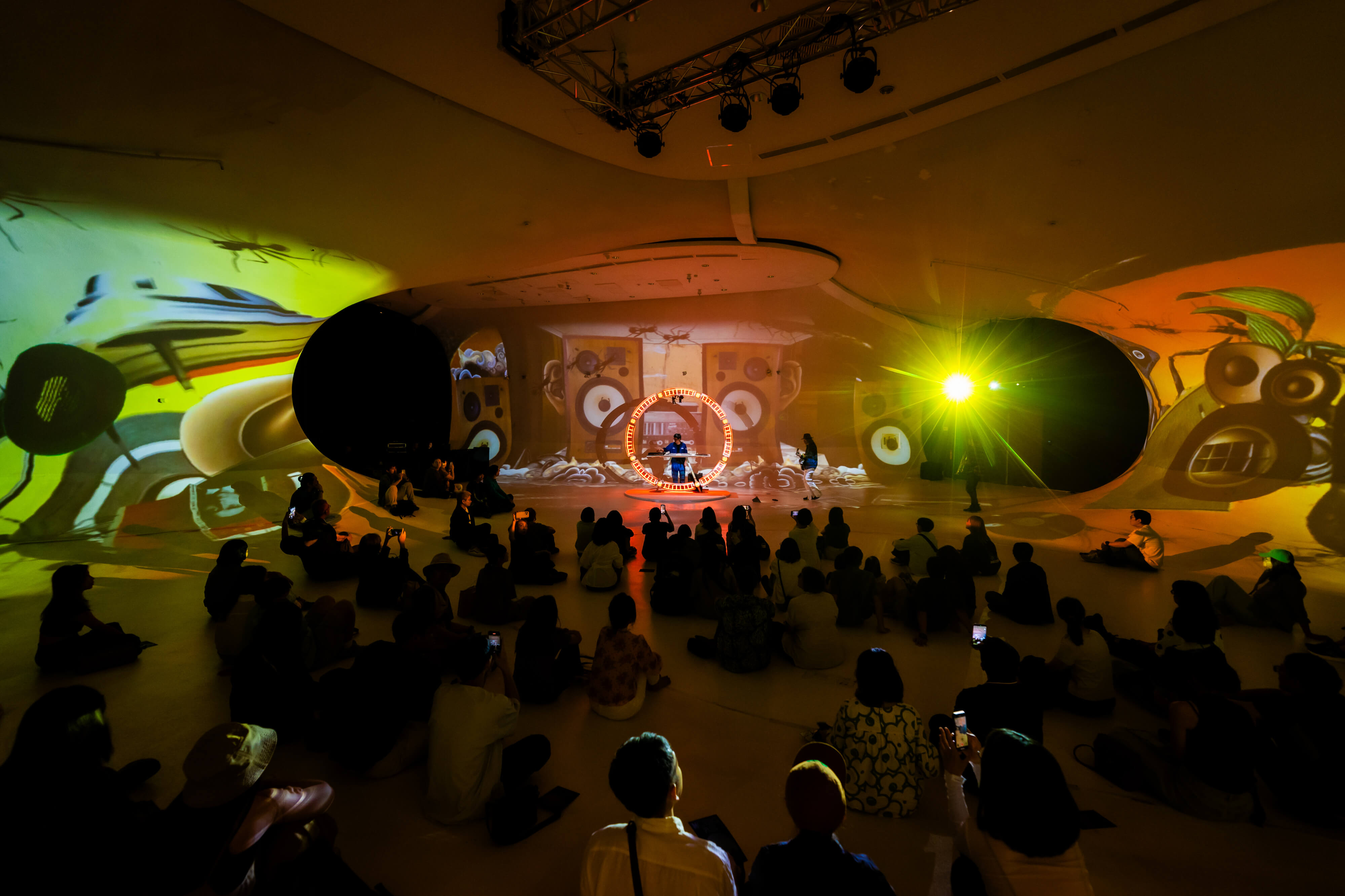 演出_《MOVING PLUS_The World as Prompt》。