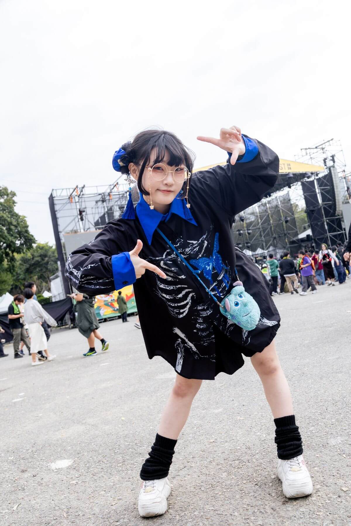 因為看了水曜日のカンパネラ〈一休さん〉的MV中造型，而愛上中華風衣服像是旗袍、中山裝。頭上LISTEN FLAVOR的包頭髮飾是最精緻也最喜歡的一組。＠shuna.miri