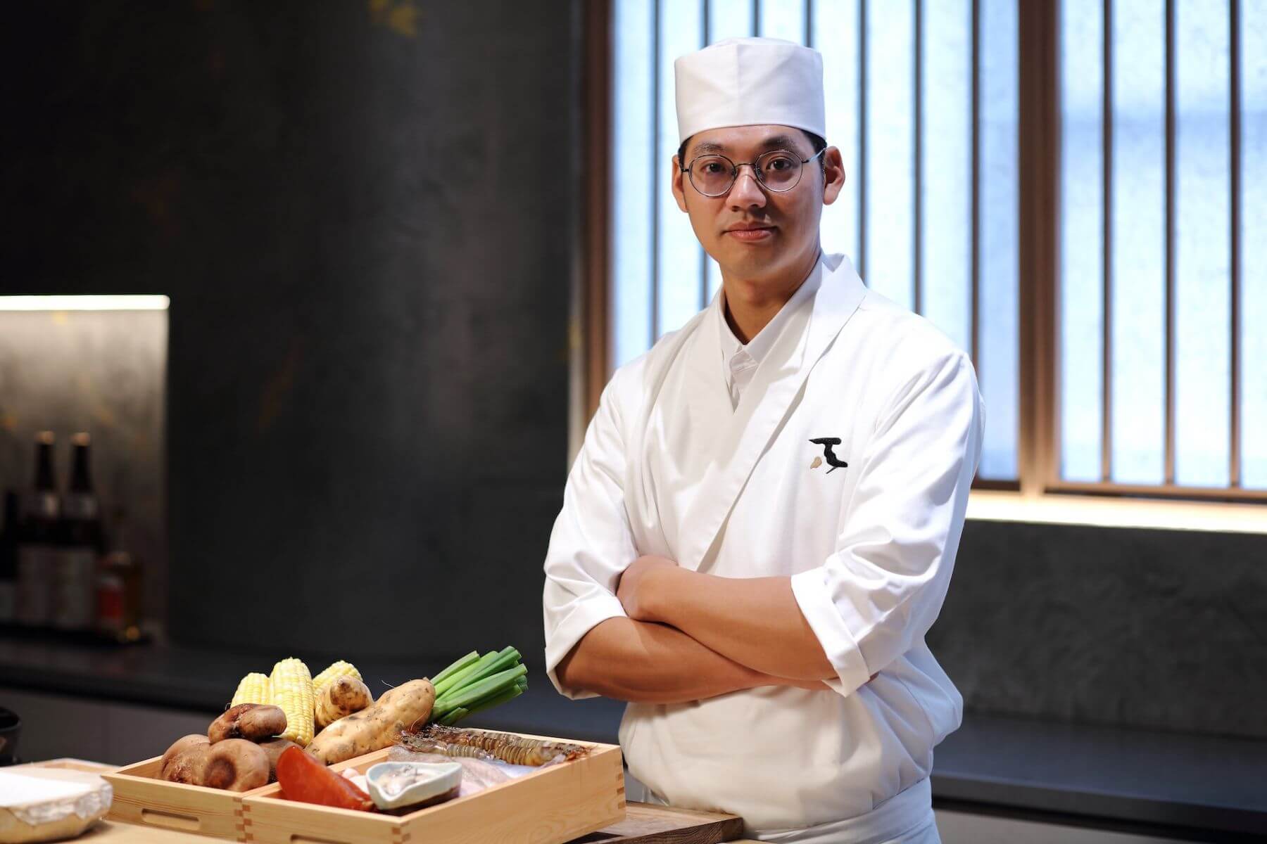 龍富天婦羅料理長張仁豪Eddie曾於台中僖壽司、翔.割烹與台北牡丹習藝。(圖/龍富天婦羅)