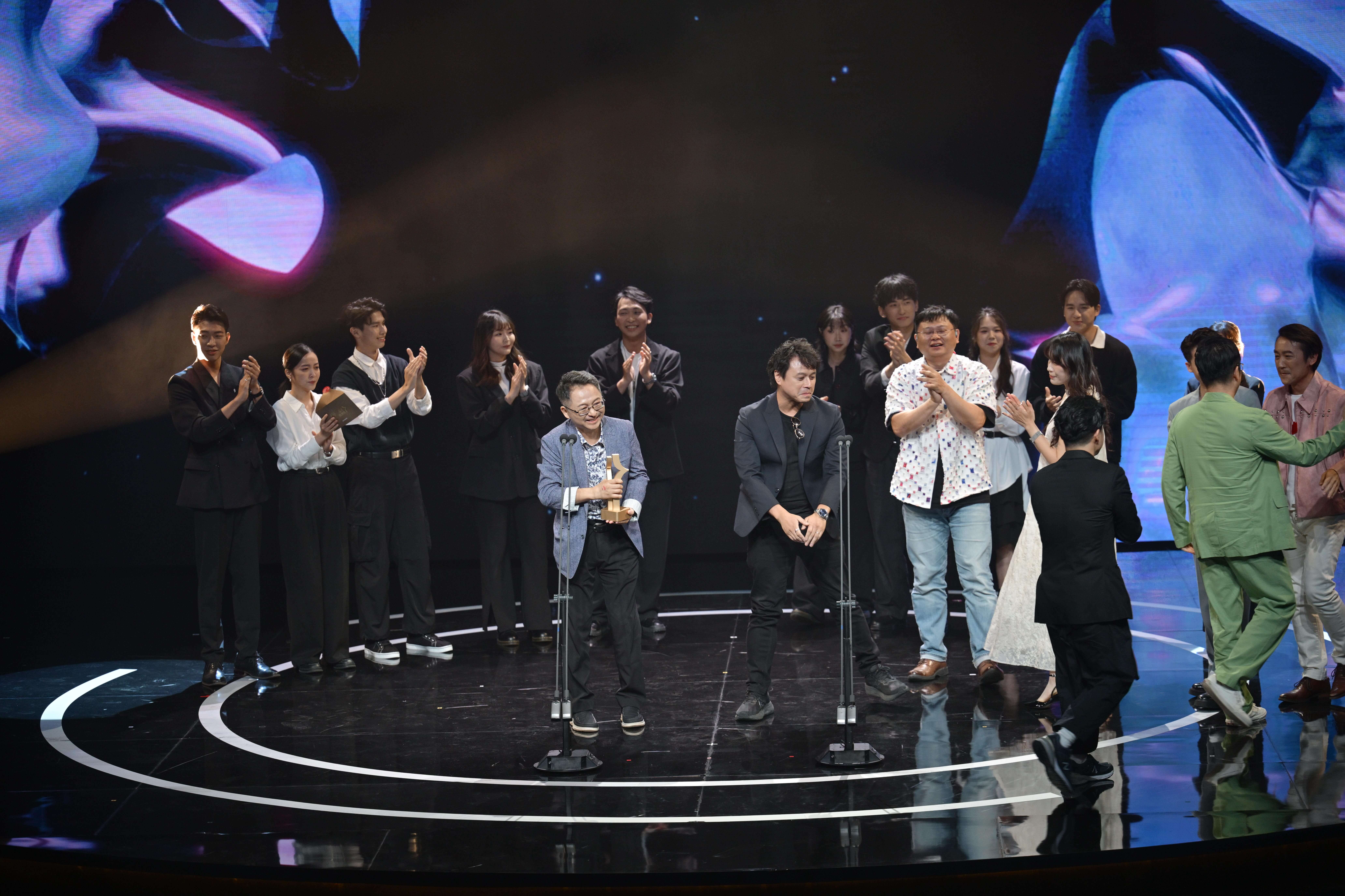 最佳戲劇獎：《父親母親》／同黨劇團