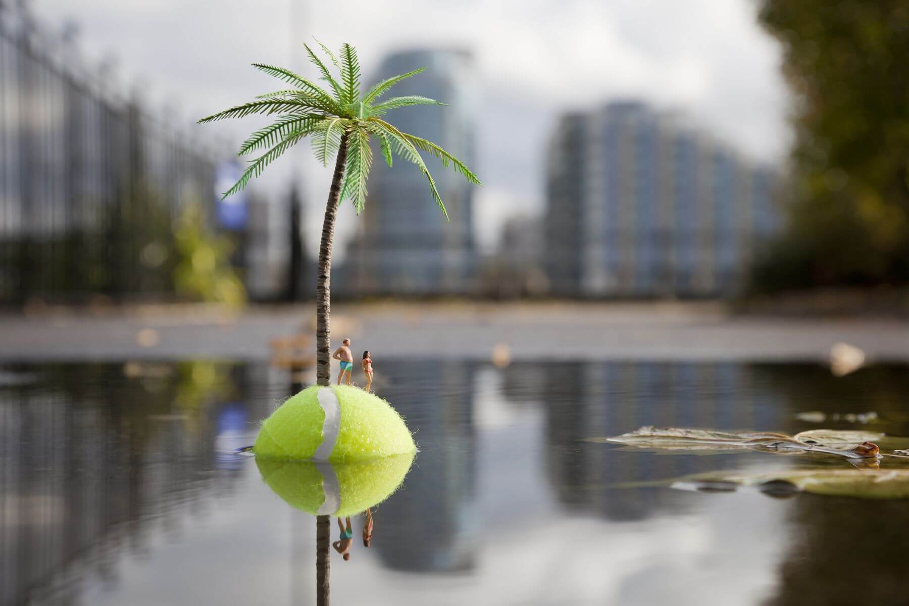 看啥小—微型藝術博物館Slinkachu《The Last Resort》。