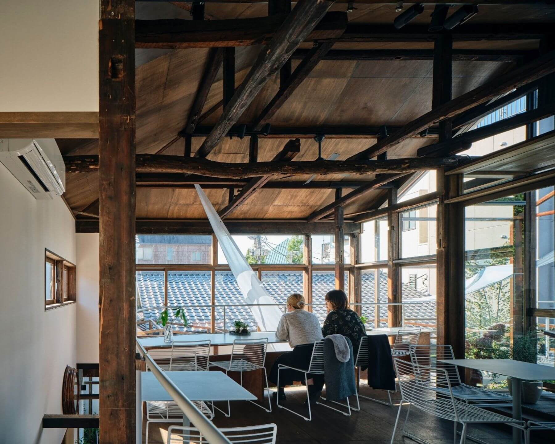 在「花重谷中茶屋」裡，享受屬於私人的美好時光。（圖片／關拓彌）