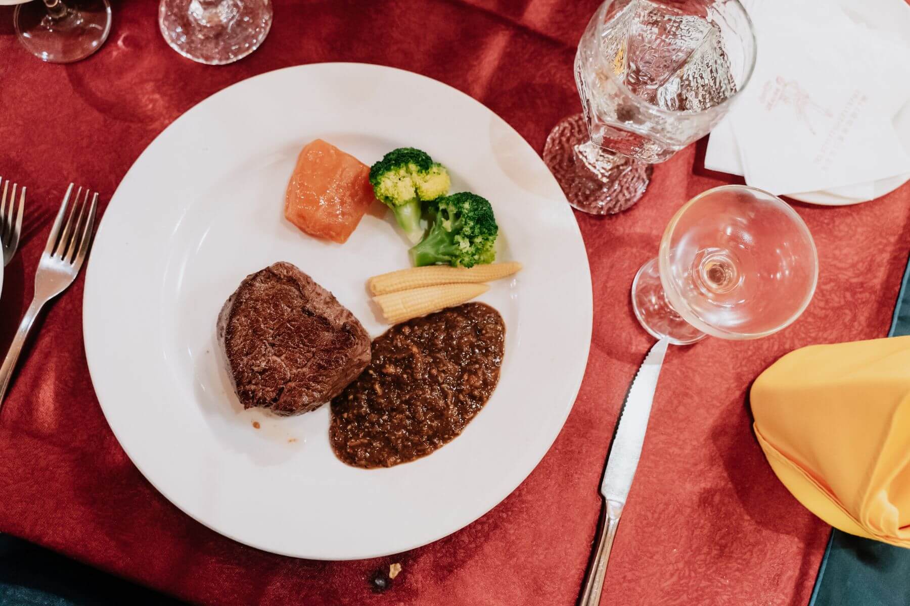 台北沾美西餐廳。（攝影／KRIS KANG）