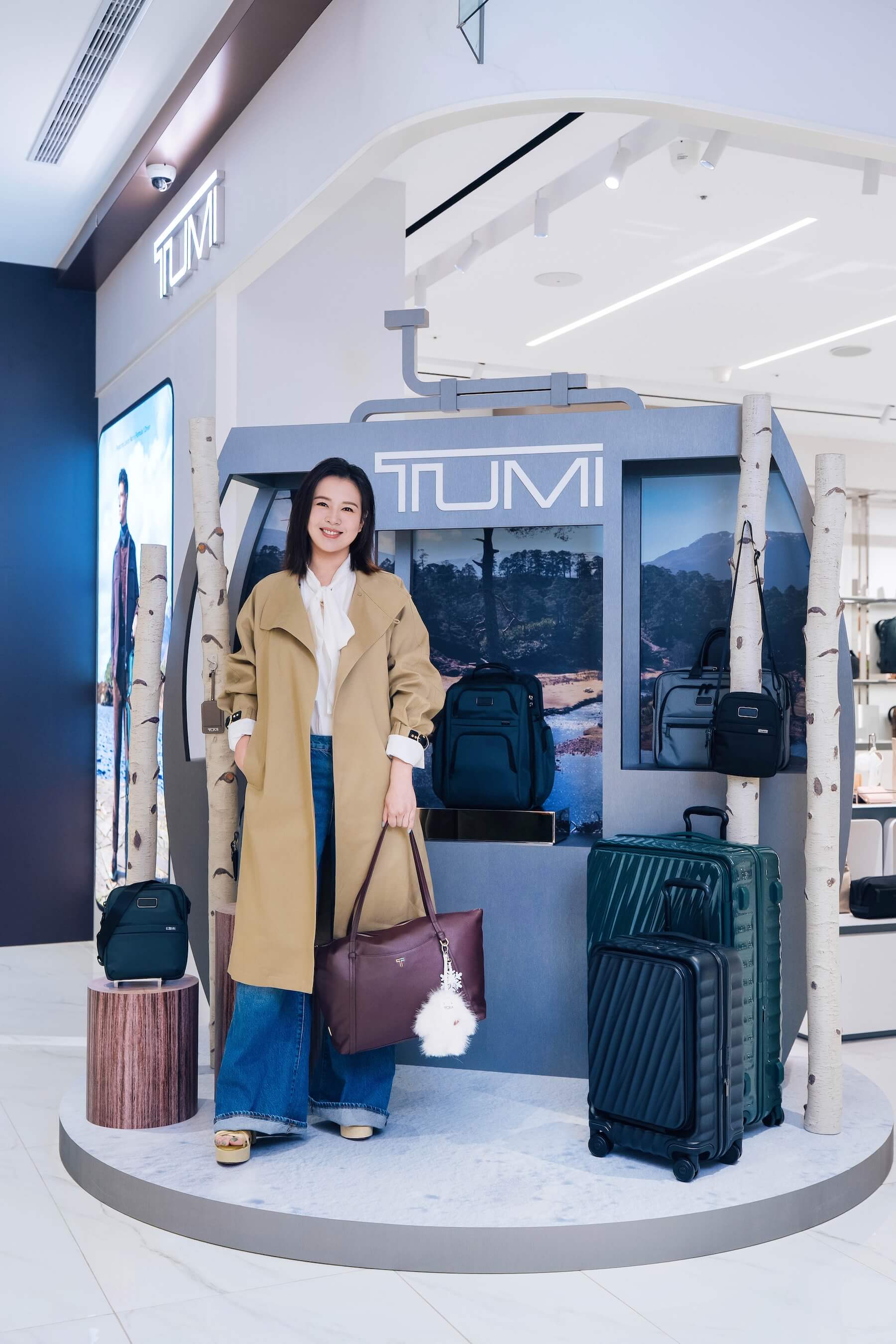 劉品言出席 TUMI 遠東 Garden City 高端經典概念店開幕記者會