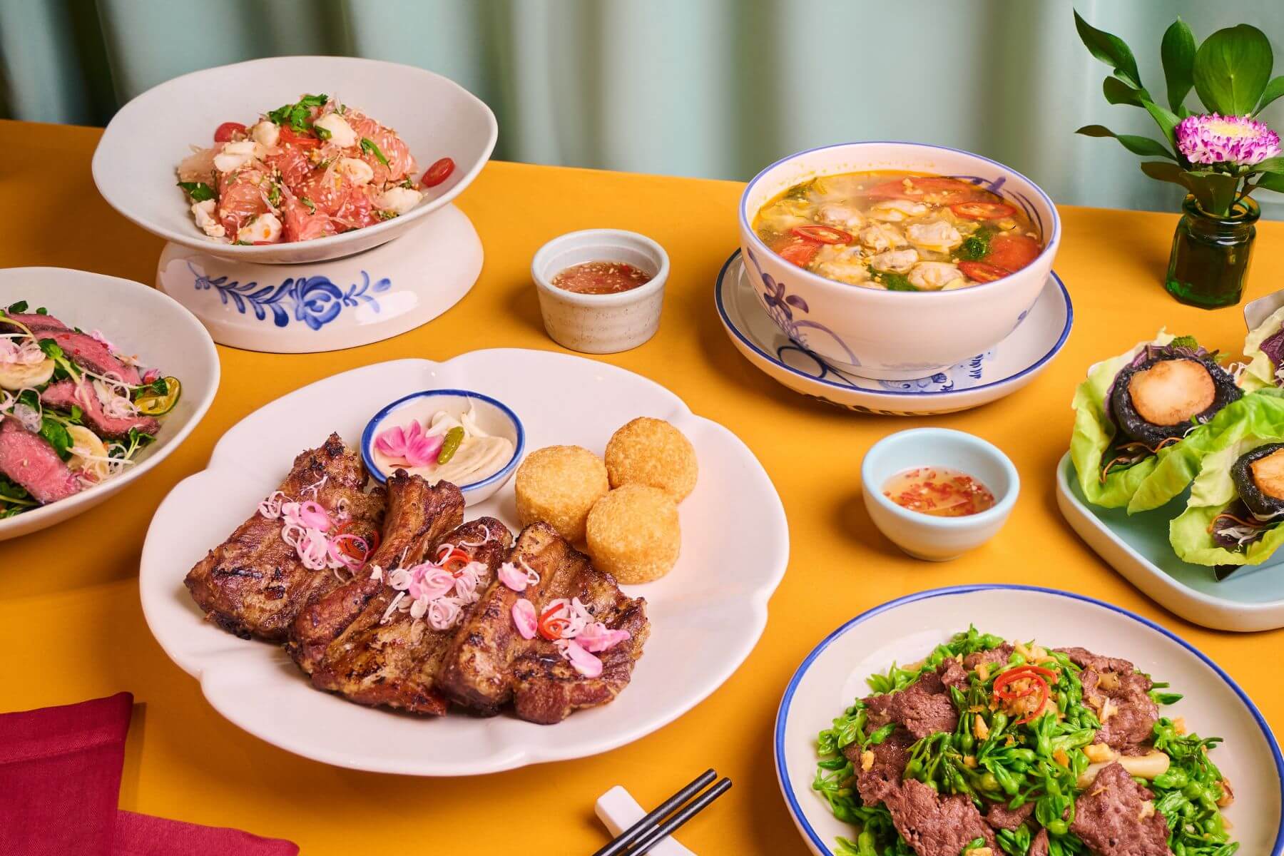 Hoa Túc 以現代烹調技法與當季食材，重新詮釋傳統越南風味。©Hoa Túc