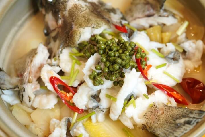中菜家宴「聚苑」一人也能吃 米其林星廚簡捷明「酸菜魚」挑戰封頂美味