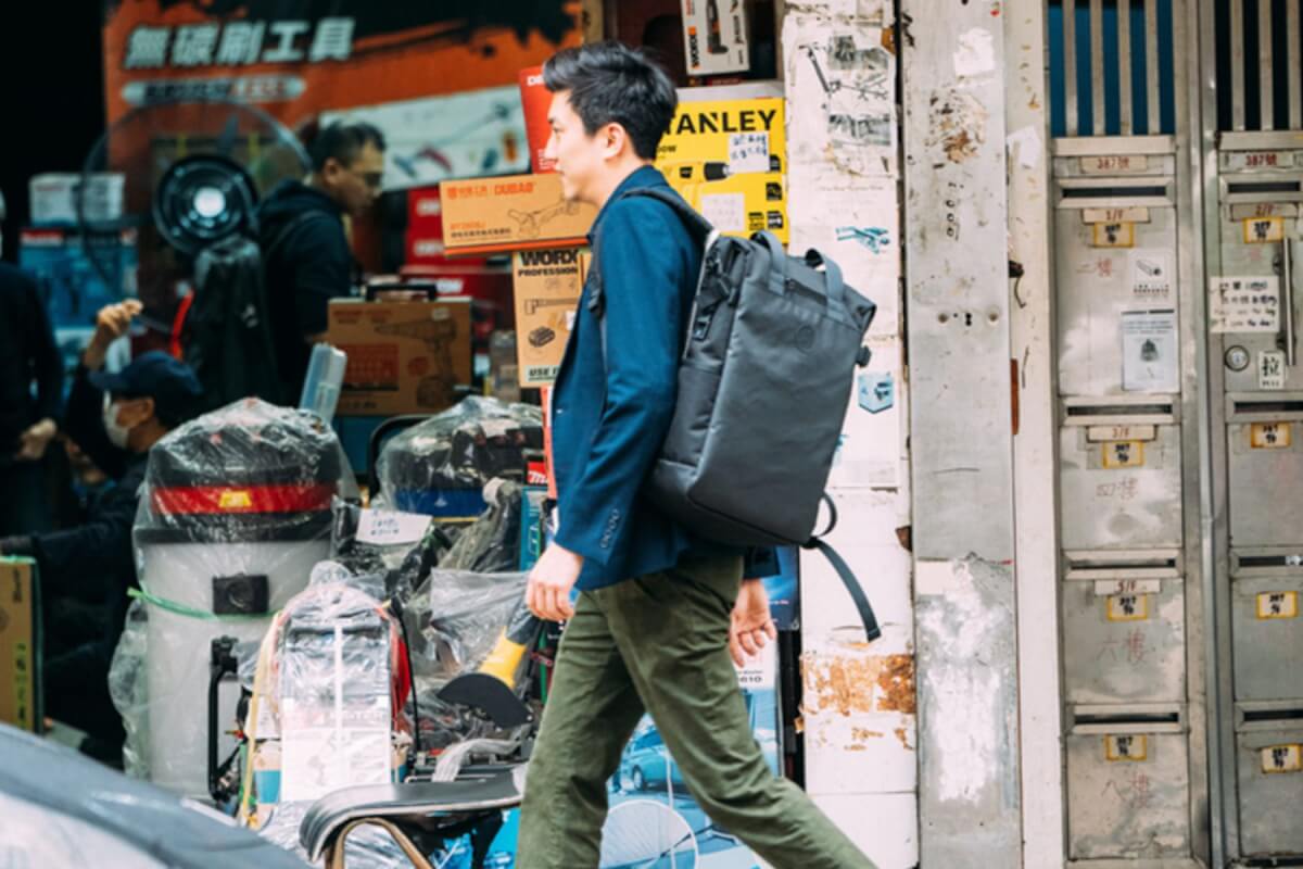 寶特瓶化身潮包！澳洲Moral Bags永續時尚愛地球