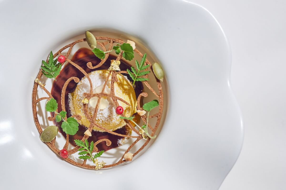 Restaurant A全新菜單《：在白之外》 仲冬美饌幻化「顏料」繪出千彩萬味
