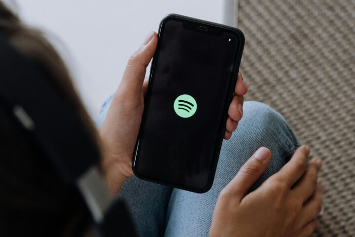 Spotify新增「Podcast評論」功能！如何為6.15億活躍用戶打造音樂社群？解密Spotify布局