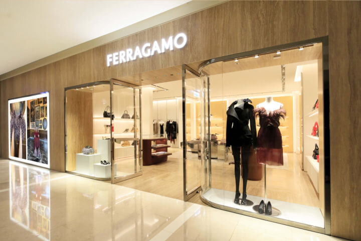 佛羅倫斯的優雅在台中綻放：Ferragamo全新概念店開幕，柯佳嬿、劉以豪演繹秋冬鬆弛時尚