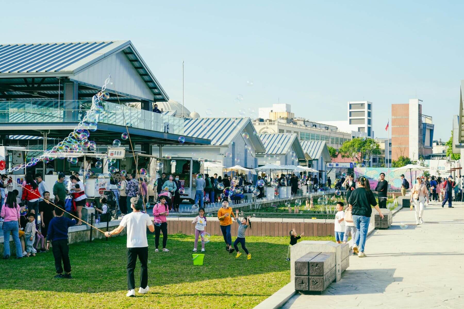 正因桃園什麼都有，在「中原文創園區」，什麼都能發生