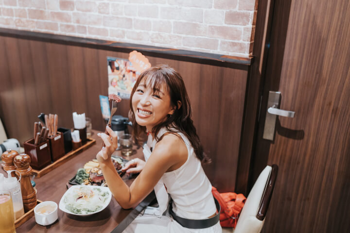 日本人妻黑木太太最愛的台式牛排是「這家」！捲心麵、大蒜<mark>麵包</mark>、滷肉飯、玉米濃湯、爆米花、冰淇淋滿滿澱粉天堂