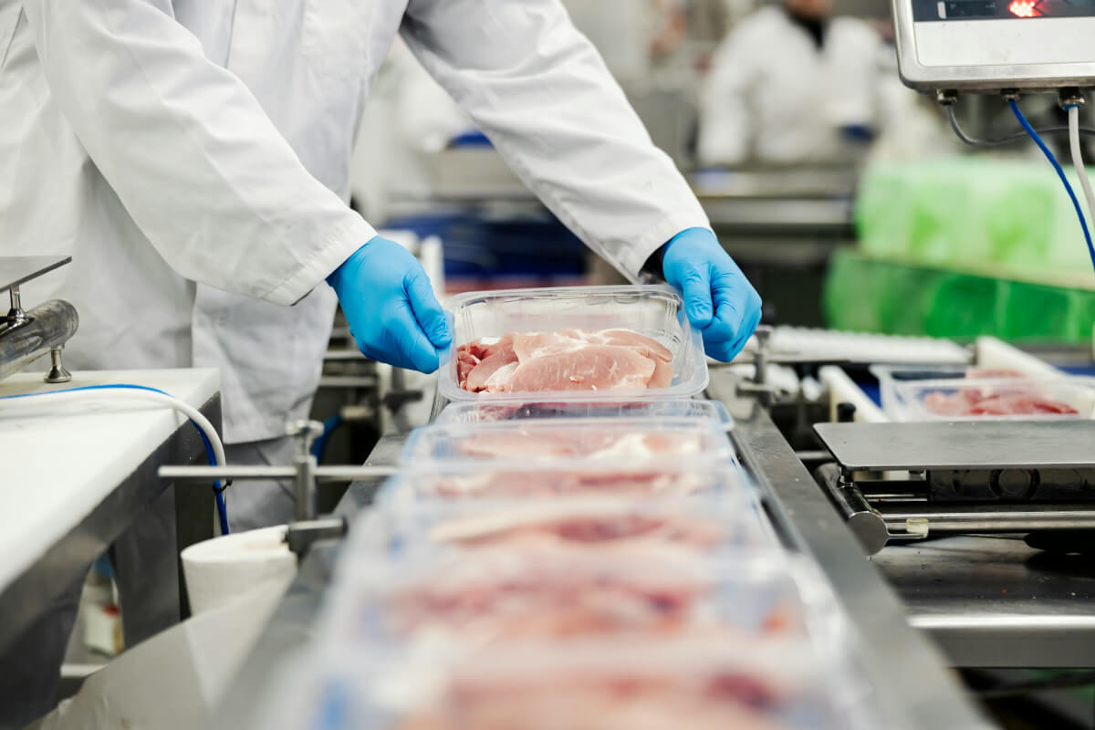 減碳迷思！「不吃肉、買當地食物」真的夠嗎？解構飲食碳足跡的真相與盲點