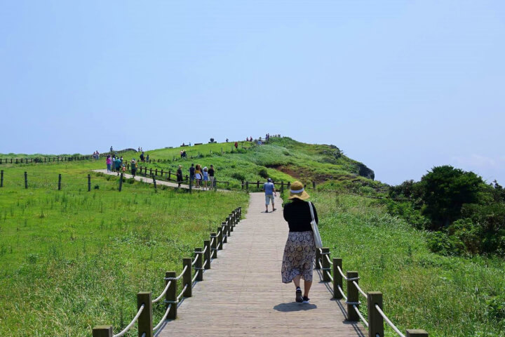 韓國濟州島9大必訪景點：牛島嗑花生、在世界遺產「城山日出峰」眺望大海⋯⋯