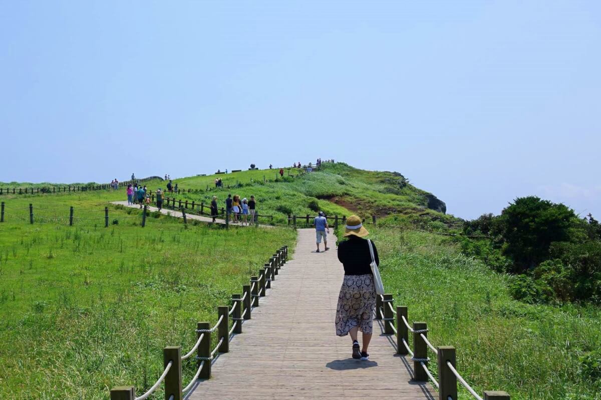 韓國濟州島9大必訪景點：牛島嗑花生、在世界遺產「城山日出峰」眺望大海⋯⋯
