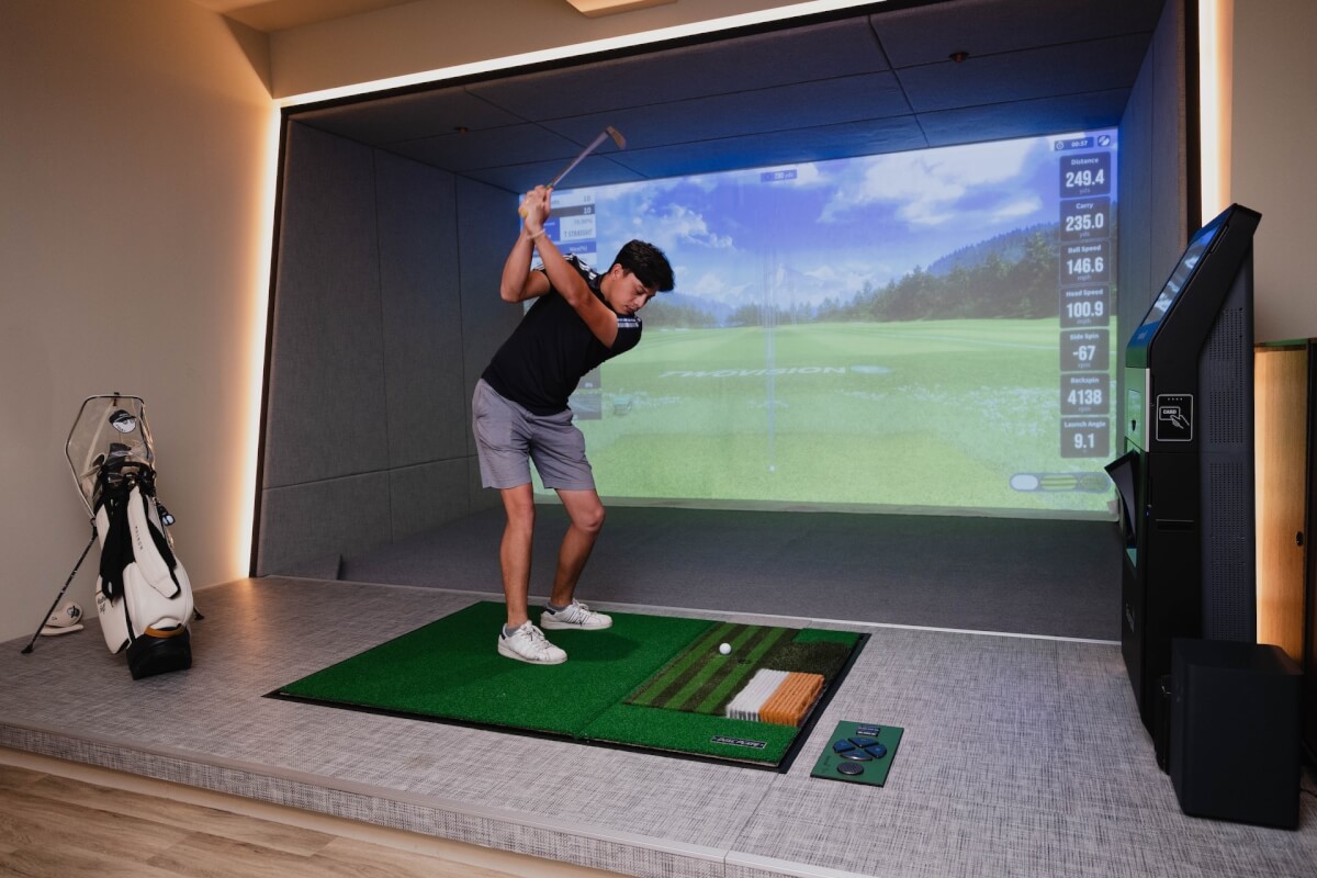 台北頂級室內高爾夫俱樂部Tee Time全新開幕！汲飲雞尾酒、週末DJ夜，開啟都會高球新風尚
