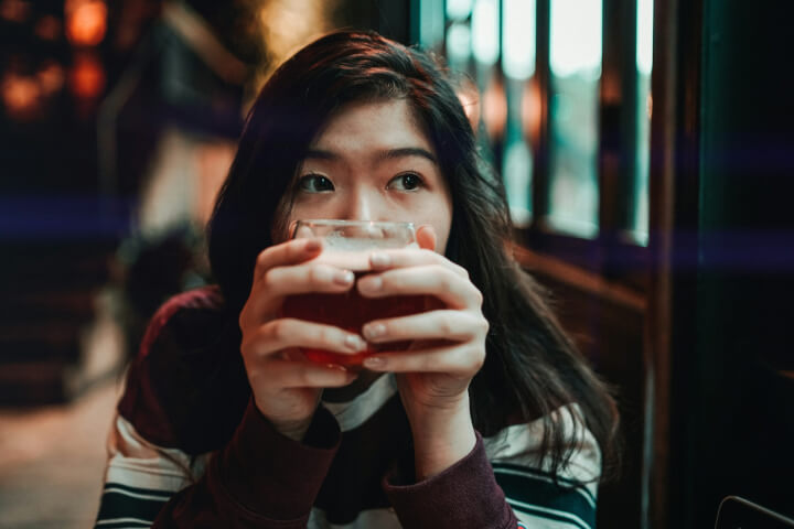 清醒世代引領風潮！歐盟推「無酒精新制」，全球低酒精市場爆發，葡萄酒業迎來轉型契機