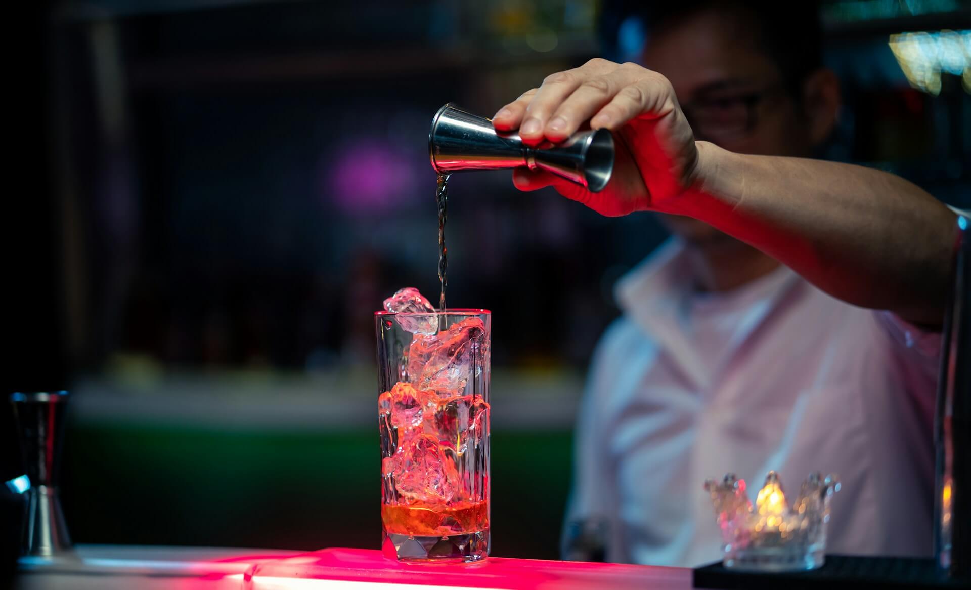 都市微醺學：解析10種台灣酒吧的創新行銷術！