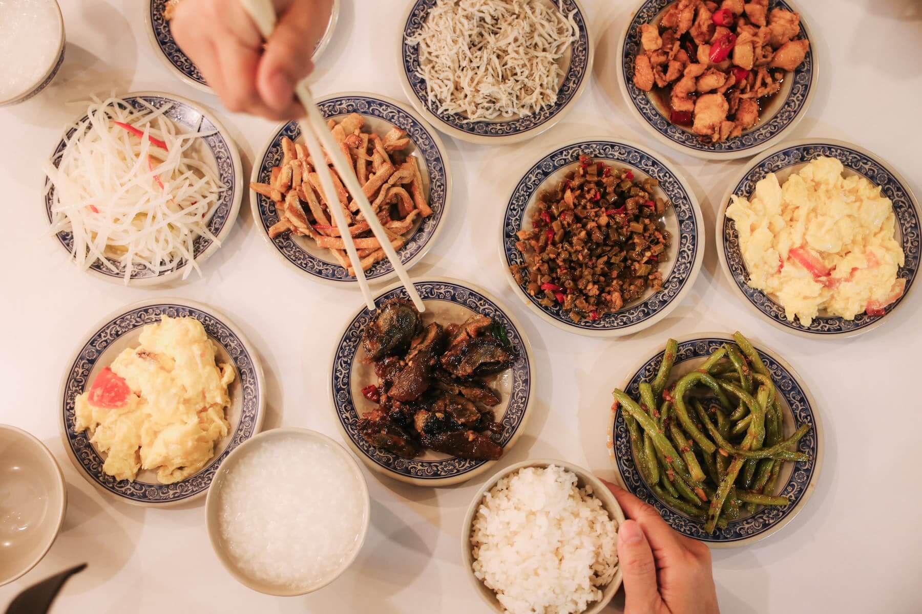 台北夜歸人宵夜指南！清醒續攤必去的4間經典宵夜名店