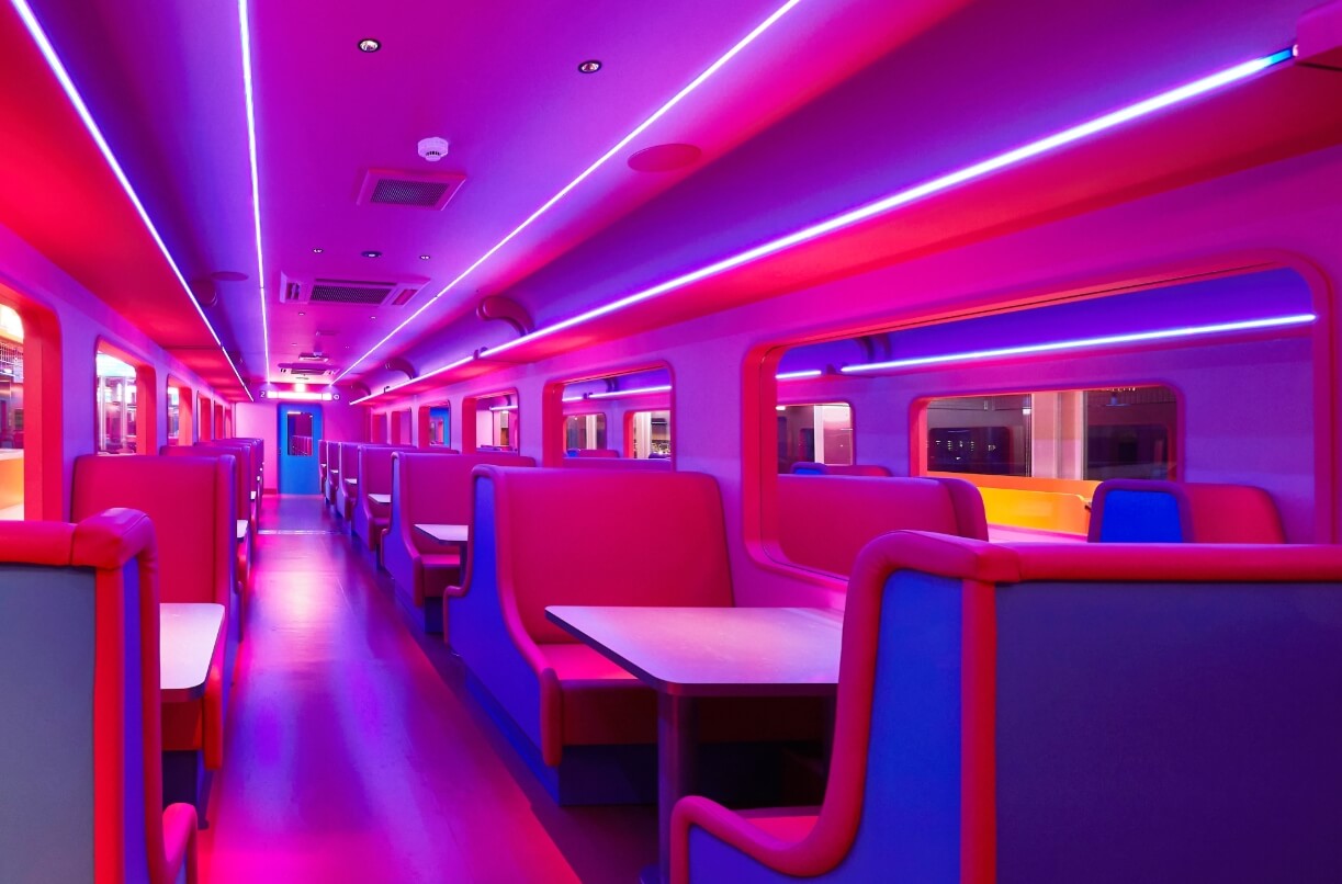 京都新景點／廢棄鐵道變身列車餐廳「Future Train」，雷鳥號沉浸式用餐體驗