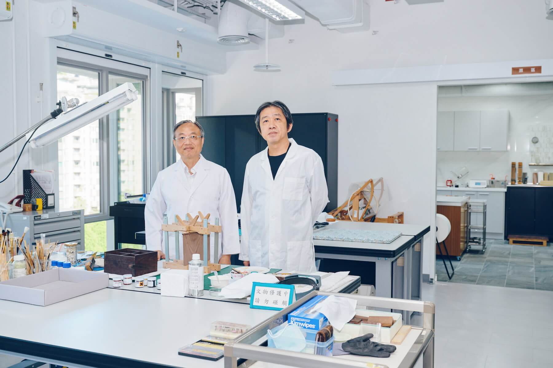 故宮國寶怎麼修?修復師洪順興、林永欽:22年修復古畫佛像幕後揭秘