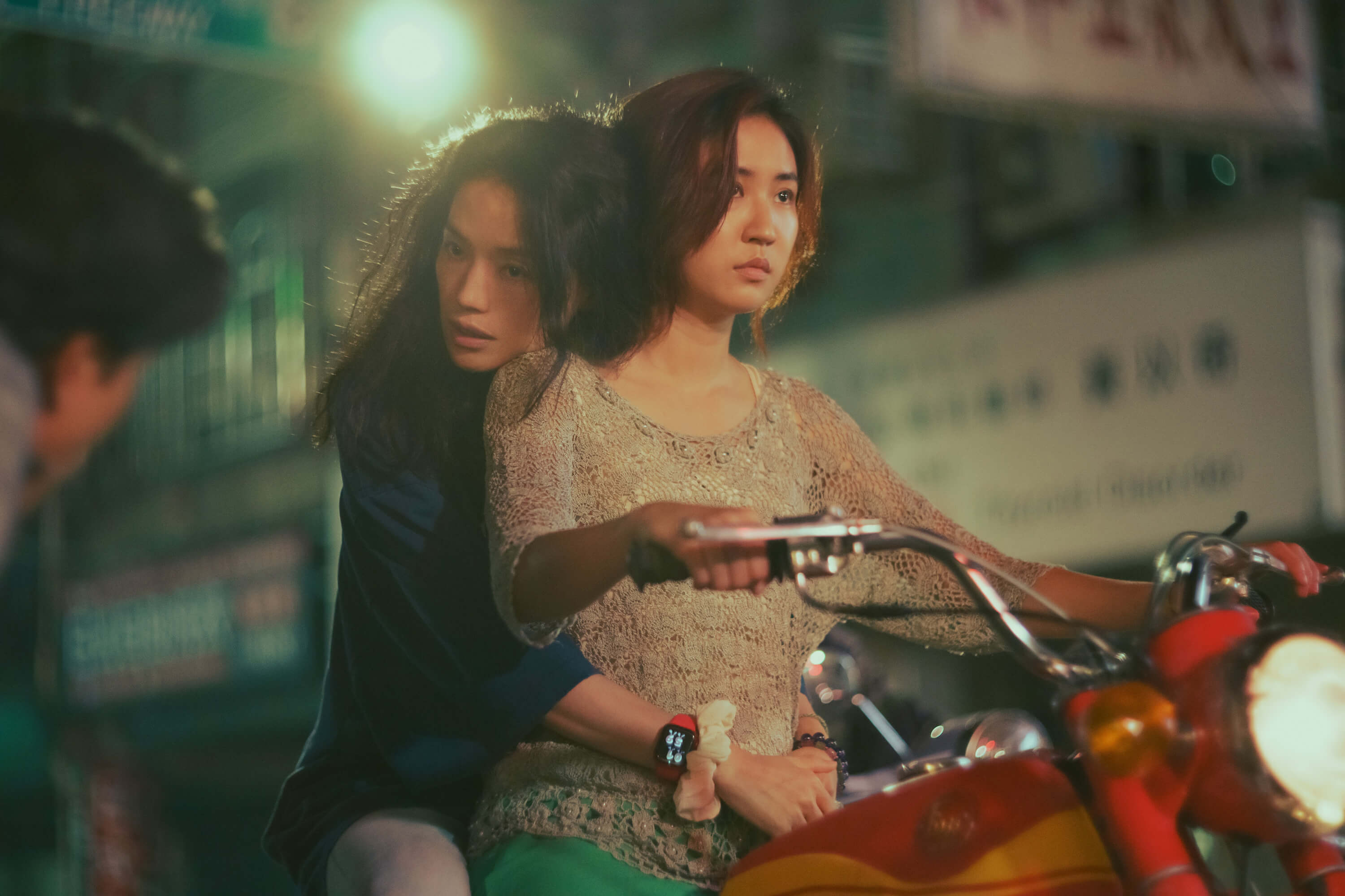 專訪/舒淇×9m88:解密電影《女孩》背後的殘酷與溫柔⸺躲在衣櫃裡的童年,和不會說「我愛你」的父母