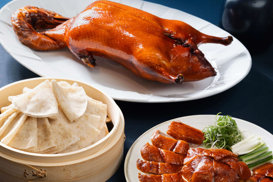 信義區新中菜「芯聚苑」入駐Att Valley！五星飯店主廚30年磨一刀，必點烤鴨、創新粵菜、經典港點全攻略