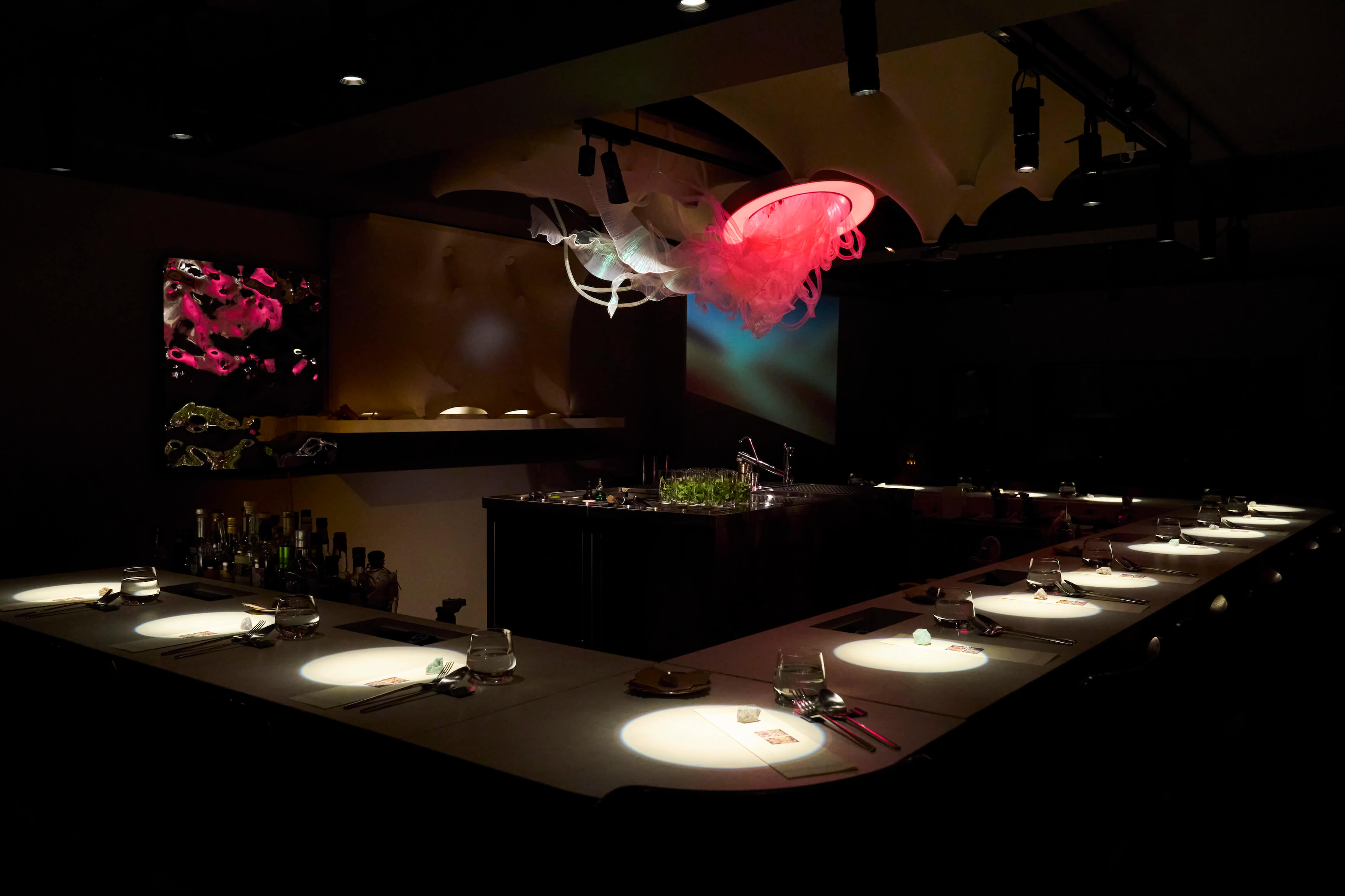 沙漠裡真的有水母？unDer Lab冬春套餐，用10道菜挑戰你的味覺邏輯