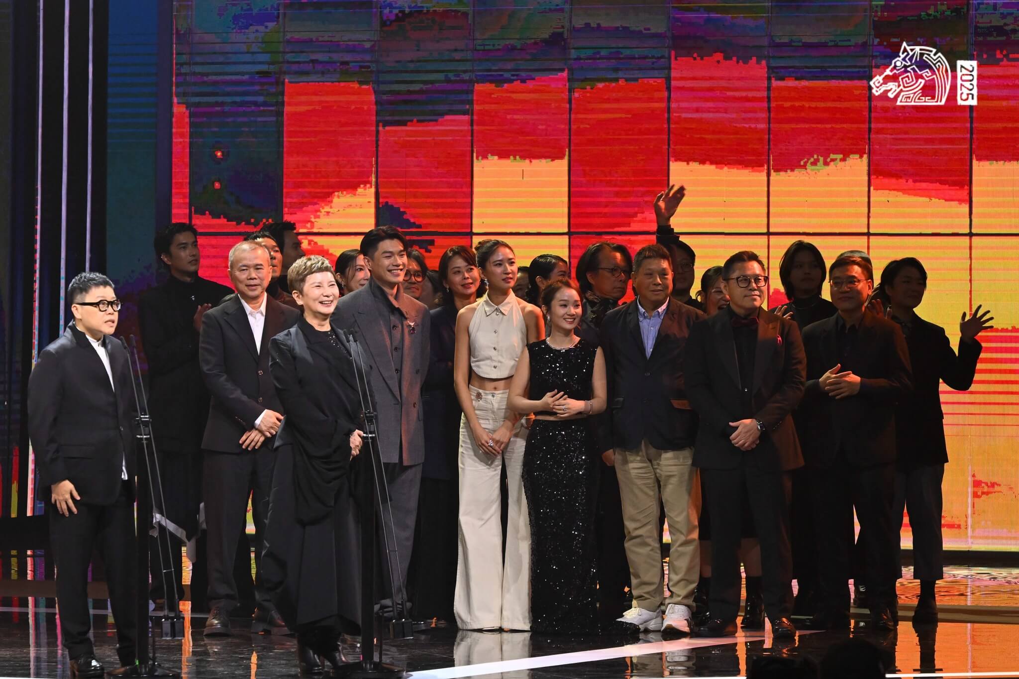 2025金馬獎完整得獎名單｜張震奪影帝、范冰冰封后！《大濛》抱5獎成最大贏家