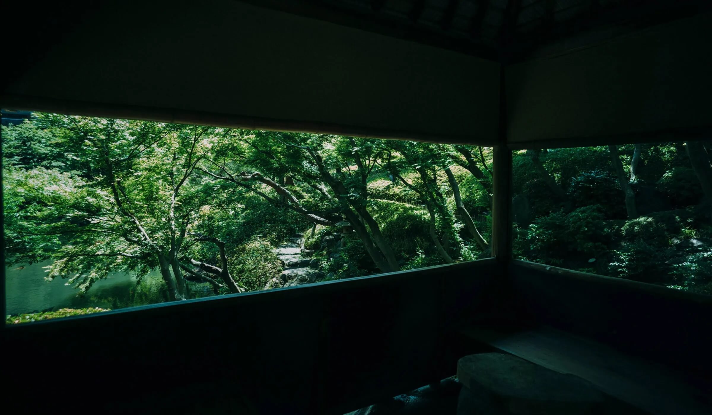 東京白金台秘境「八芳園」翻新登場：組子藝術、光與水之詩，400年庭園的現代新生