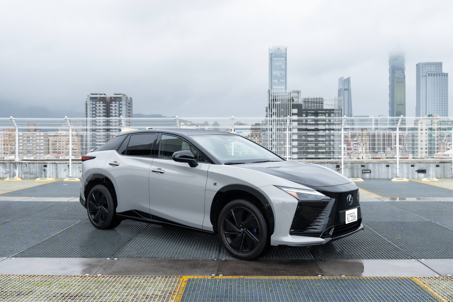 Lexus All New RZ——在人生的道路，追求與眾不同的生活