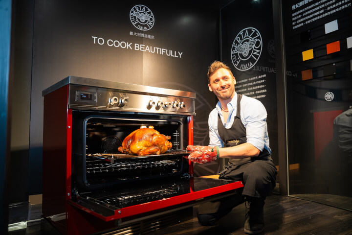 Bertazzoni攜手Cantina del Gio打造義式聖誕家宴，Air-Tec三合一爐連烤展現六代傳承美學