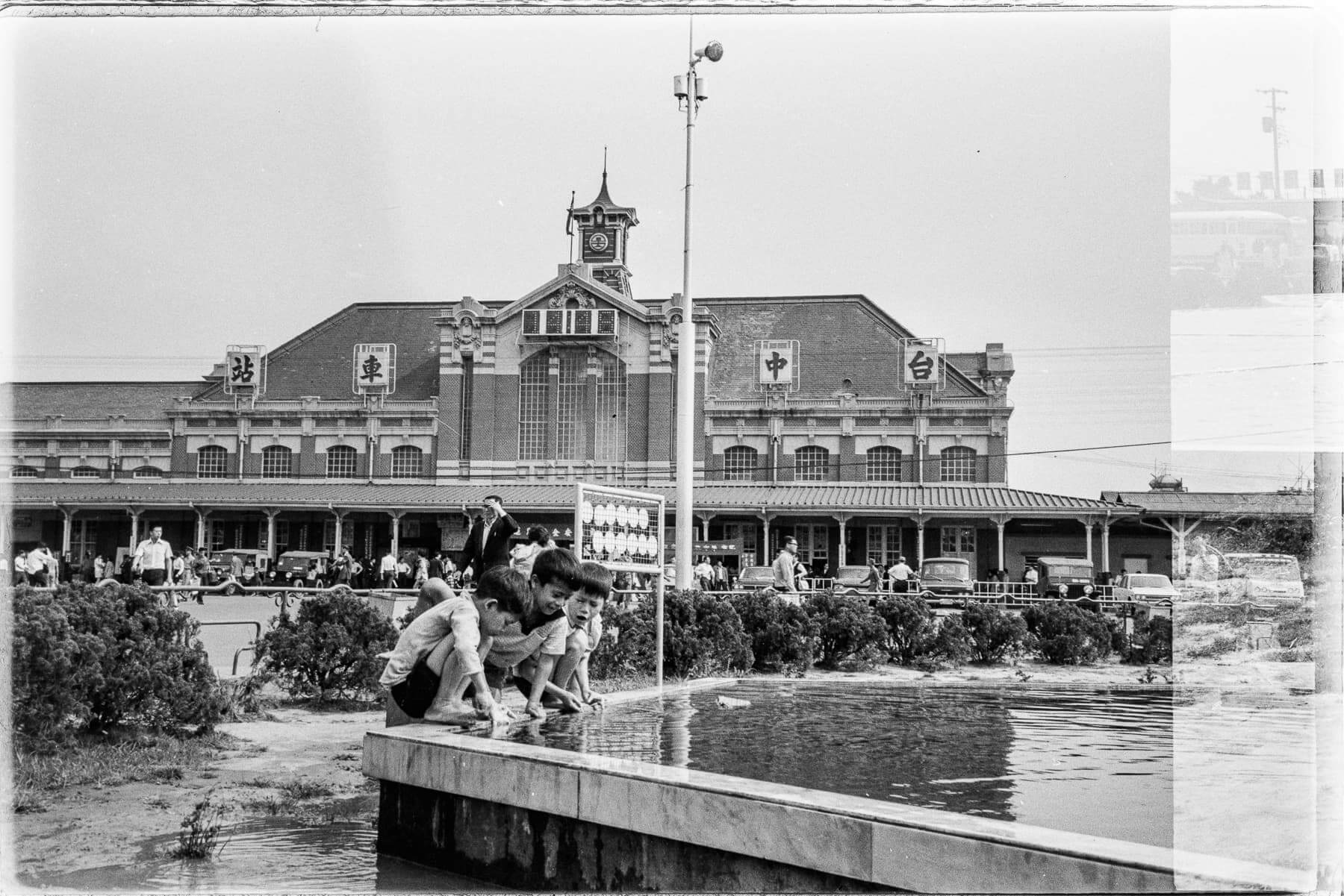 台中百年影像對照，從市民的生活軌跡，看見時間的刻痕