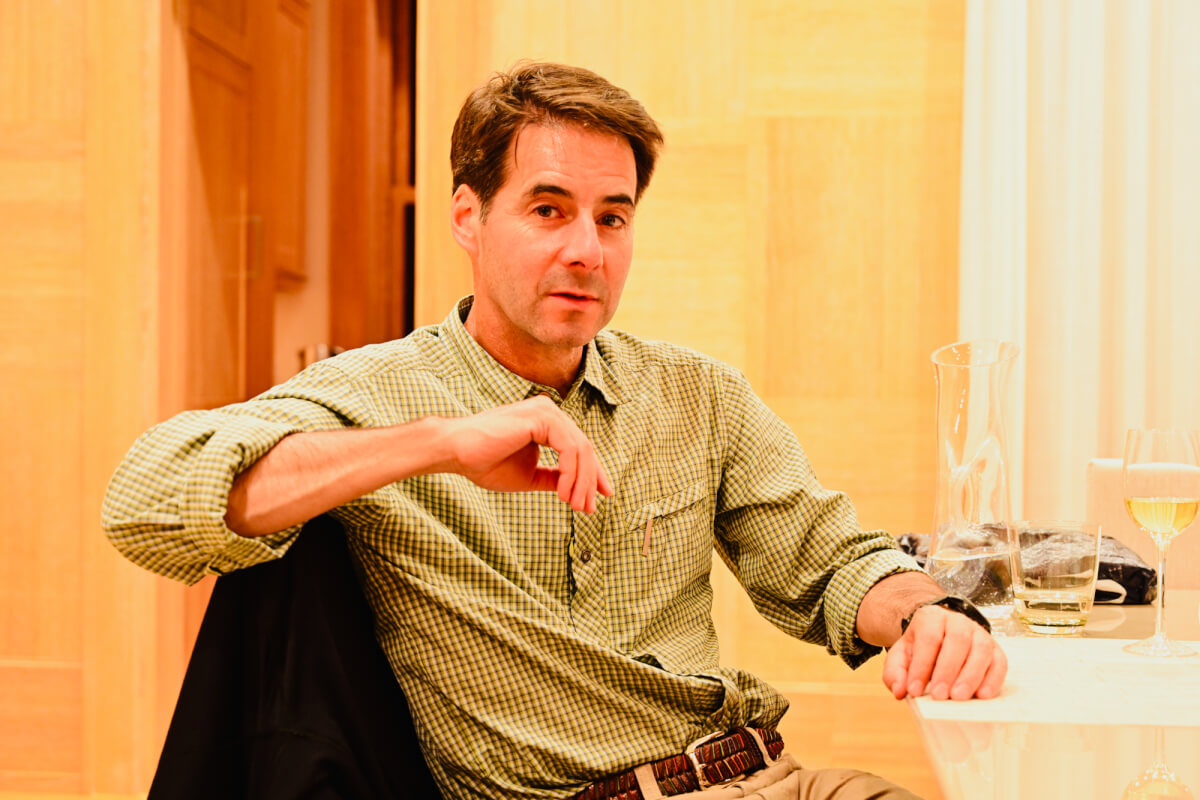 「一切都改變了，一切也都沒有改變」：何偉與他的中國書寫