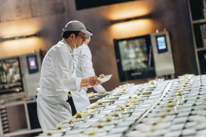 不只是「燉煮人」！《黑白大廚2》冠軍崔康祿的 5 個人生轉折：從負債上班族到料理實境秀兩冠王、52% 工作哲學、周星馳鐵粉的反差魅力