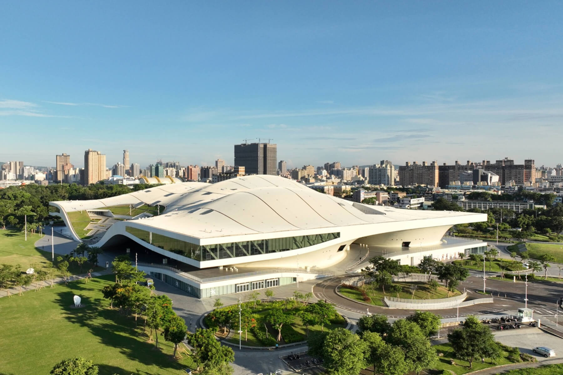 台灣表演藝術新篇章！衛武營首度與勞力士達成合作，國際級假聲男高音也將在台現身