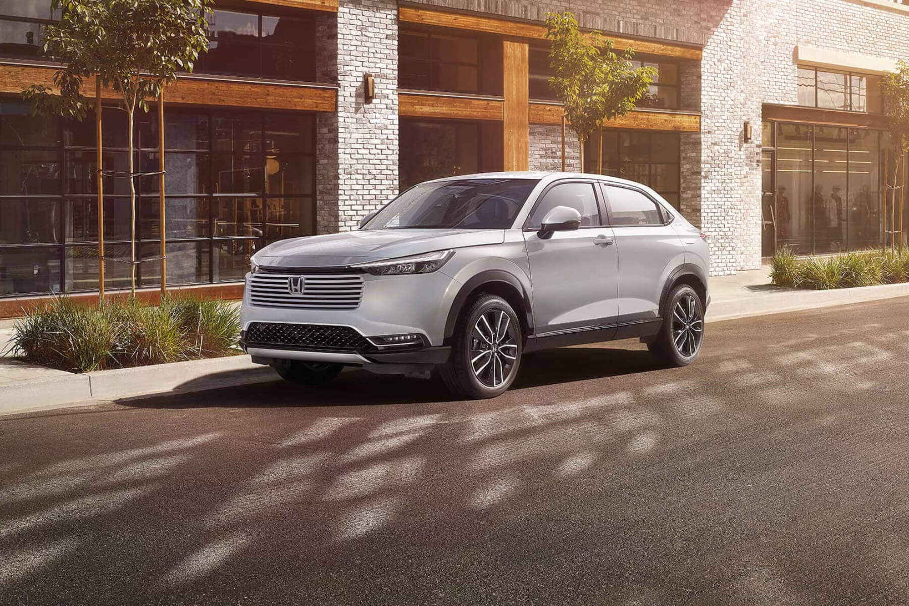 2025年台灣十大熱銷車款——Toyota Corolla Cross、Tesla Model Y和Honda HR-V還有哪些？