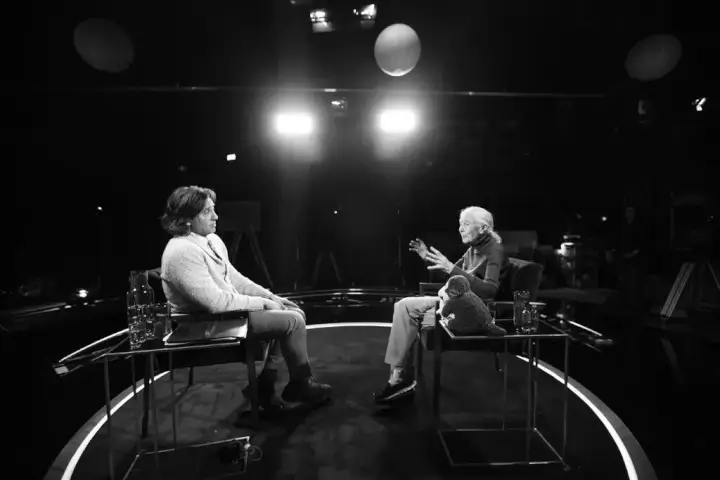 Netflix《最後一席話》為何讓人流淚看完？一個訪談內容保密至名人死後才公開的節目