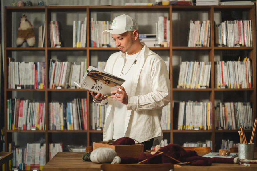 毛線森林主理人Leo，在鉤針起落間找到人生「重解」的可能性