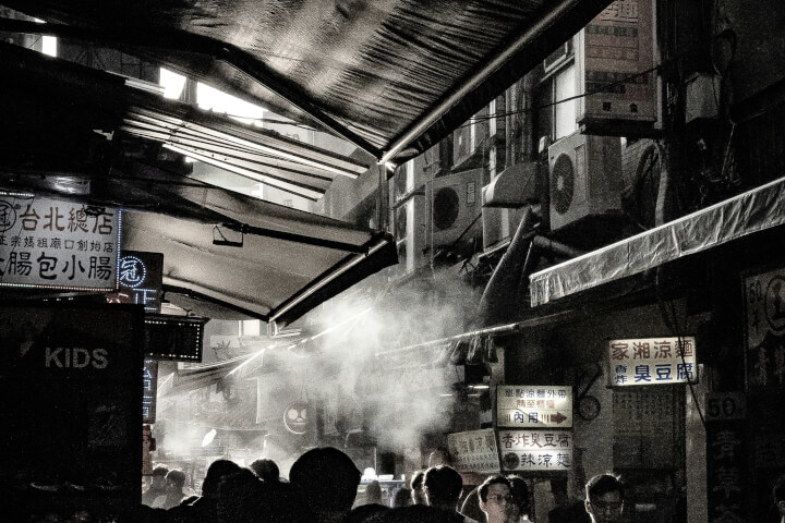 在肉燥飯裡尋找台味：《台灣感性》談小吃裡的台灣製造、原汁原味的島嶼性感