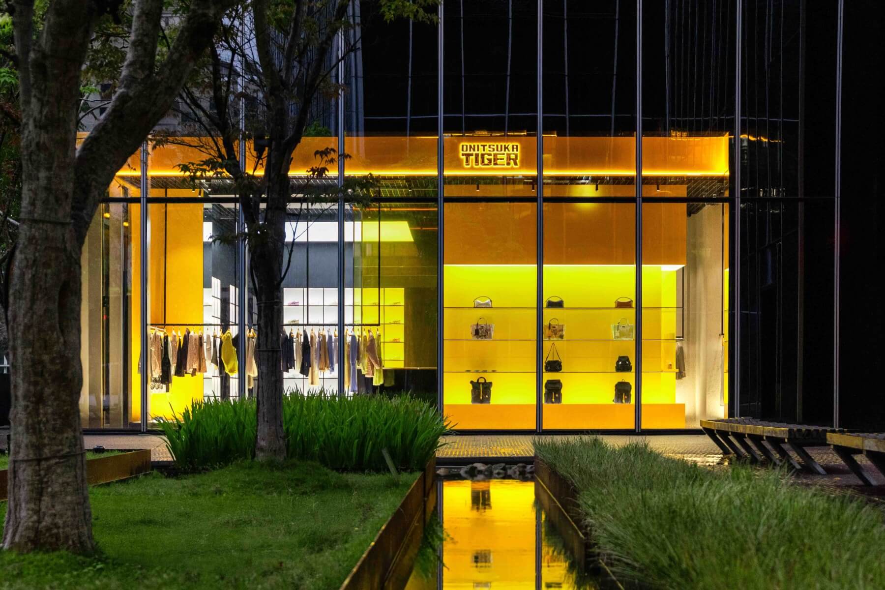 亞洲第二間概念店！Onitsuka Tiger全台最大旗艦在微風南山正式登場，米蘭時裝週秀款服飾獨家亮相