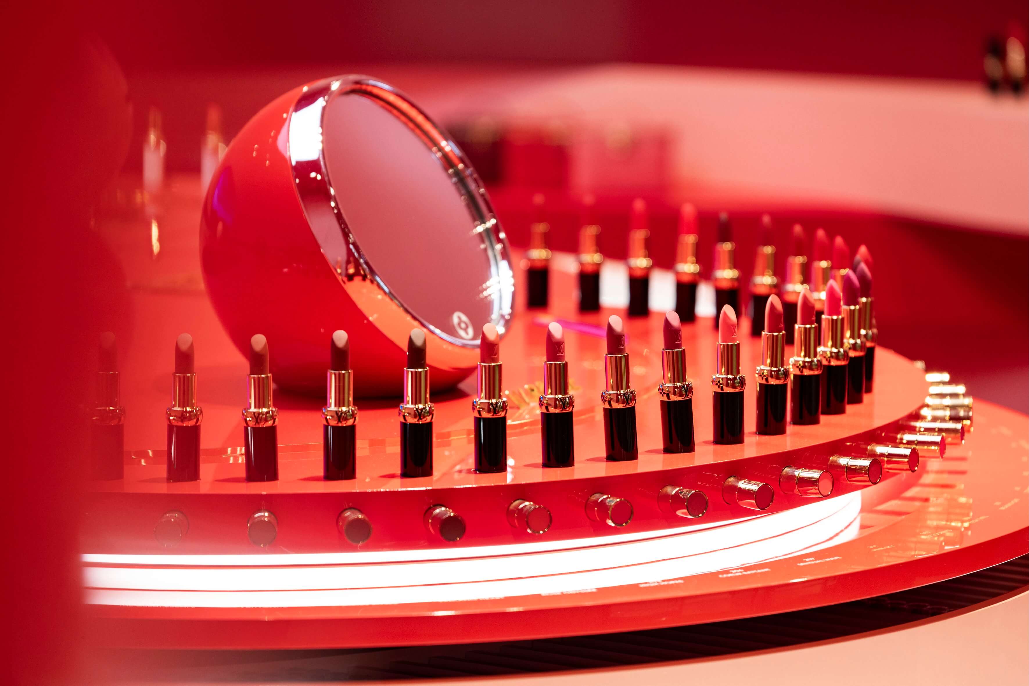 Louis Vuitton La Beauté台北微風信義店開幕！彩妝實驗沙龍與 LV Rouge 唇膏亮相