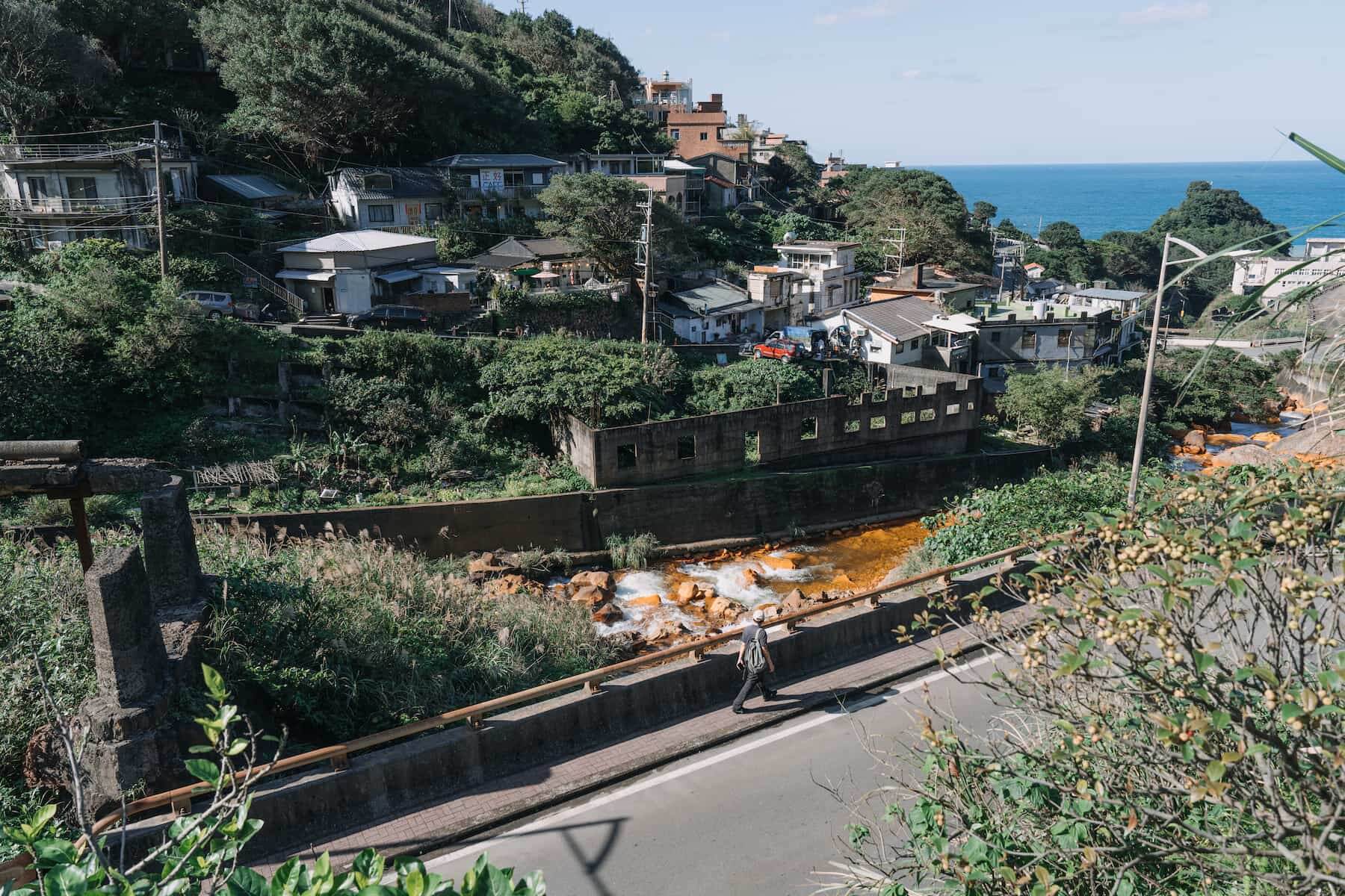瑞芳水湳洞生活新浪潮：在海風與咖啡香中交織，移居者在礦業遺址重建慢活山城
