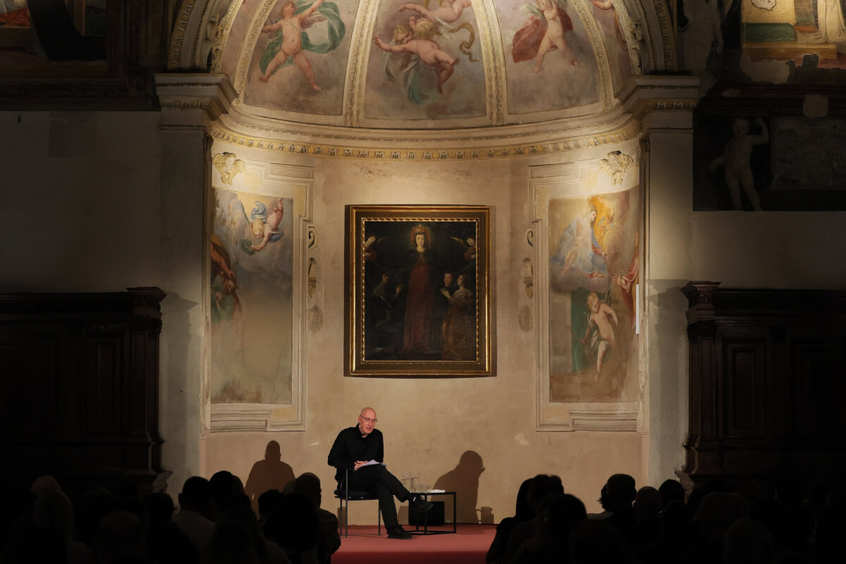 Prada Frames米蘭設計週登場：從影像思考如何理解世界