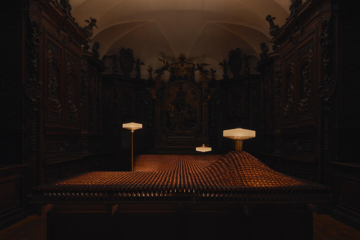 走進 Aesop「光之工坊」：從米蘭教堂到感官裝置，一場關於光與工藝的沉浸式旅程