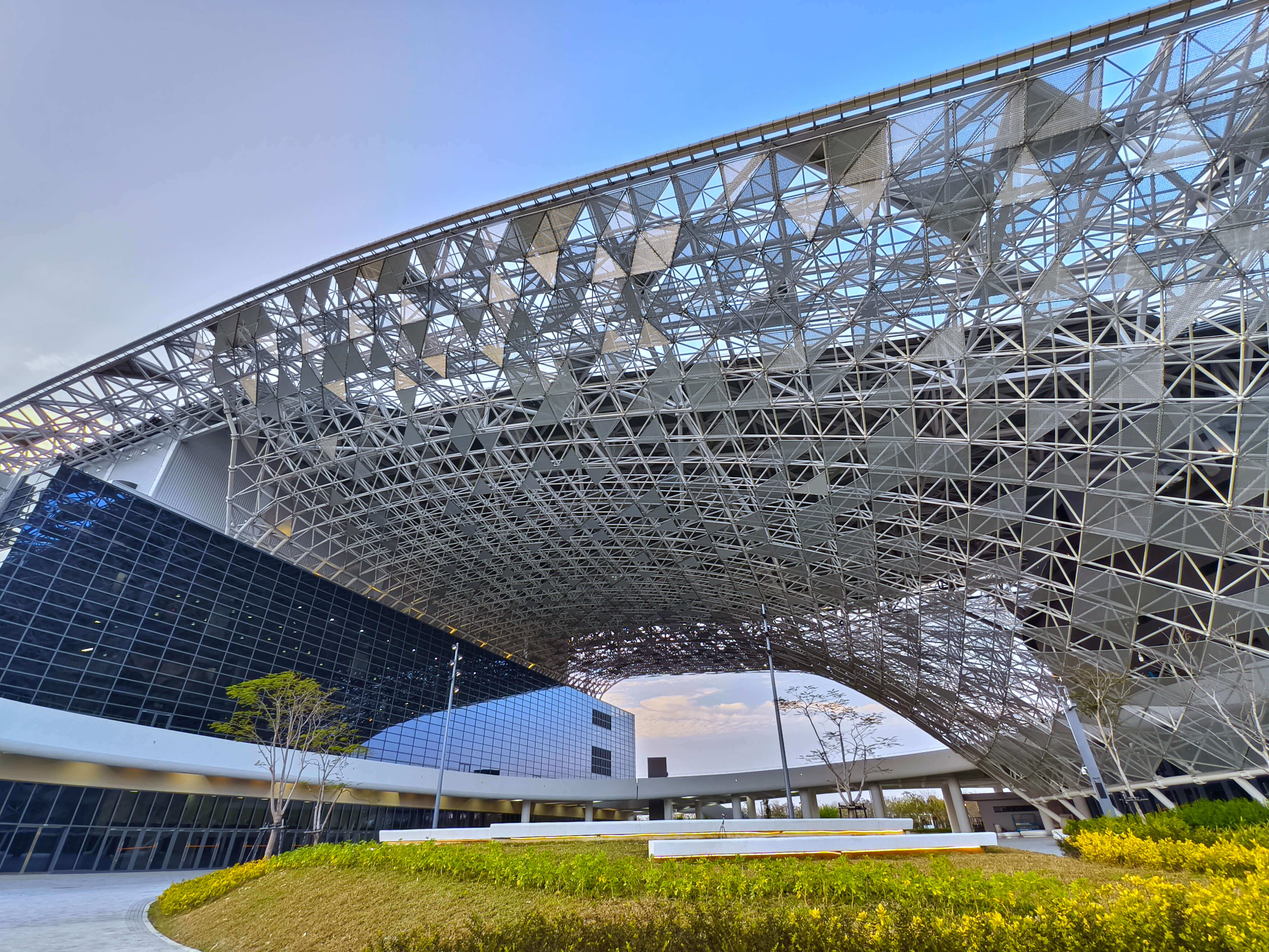 大樹之門：臺中國際會展中心如何用建築，把公園還給城市