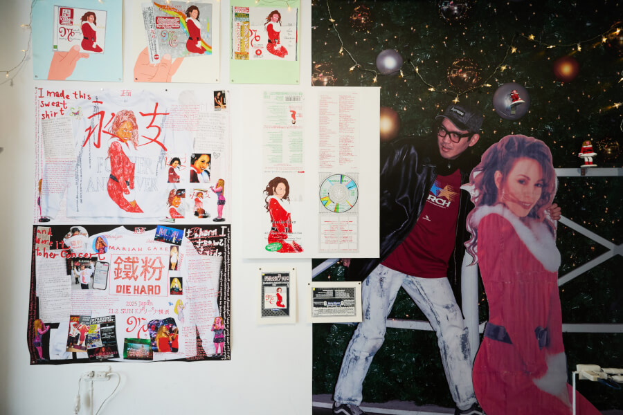 「最後の CD」李漢強個展：以勞力密集的手繪重製，帶領觀眾重新審視東亞流行文化如何在實體物件與技術記憶中流動