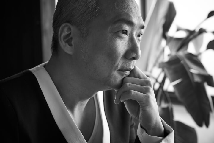 五月天石頭的隱形建築：在萬人場館與私人時空之間，以香氛品牌「磬 by STONE」重拾生活的寧靜儀式