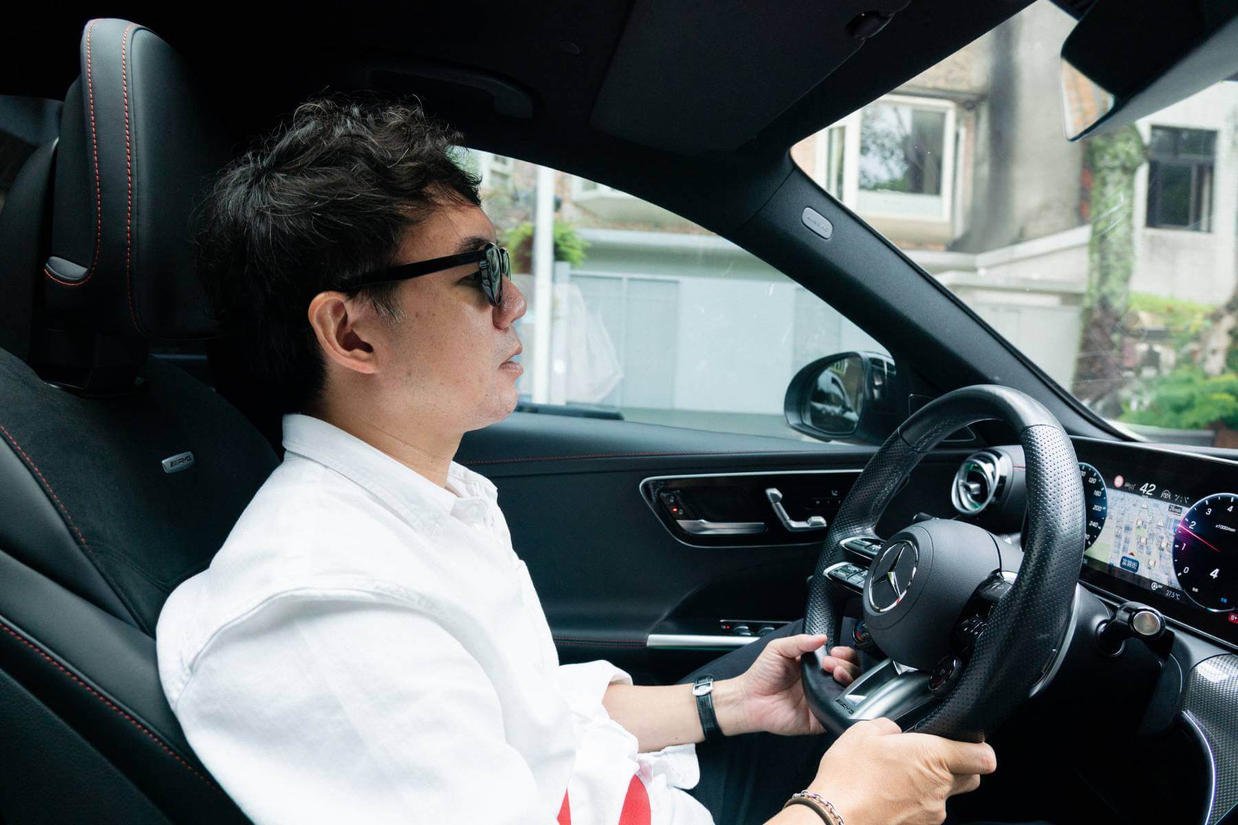 My Mercedes｜室內設計師鄭士傑：移動是思考的延伸，靈感在自信的速度裡成形
