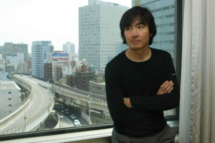 八件你所不知道關於日本推理小說巨匠東野圭吾的事：愛滑雪會射箭、外國作家版稅天王、受BTS成員喜愛……